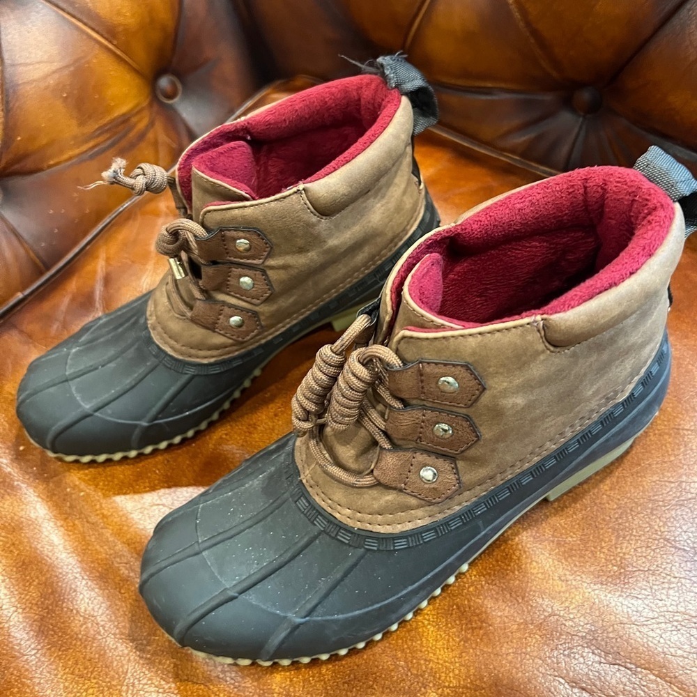 EUC Tommy Hilfiger Womens Duck Boots Rain Shoe-Brown -Size 7